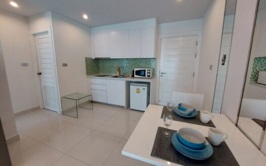 Lovely 1 Bedroom Pool Condo in Amazon Jomtien for Rent