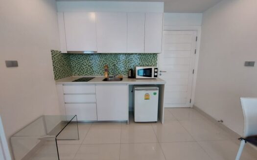 Lovely 1 Bedroom Pool Condo in Amazon Jomtien for Rent