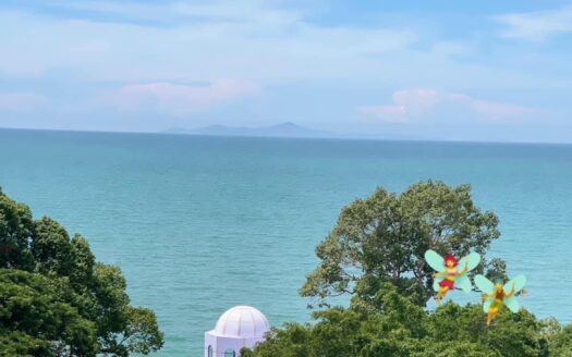 Condo next to the sea