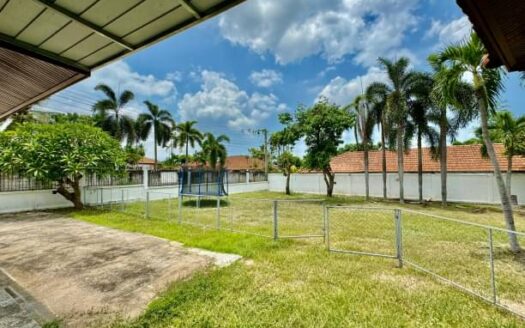 House with Private swimming pool for rent or sale