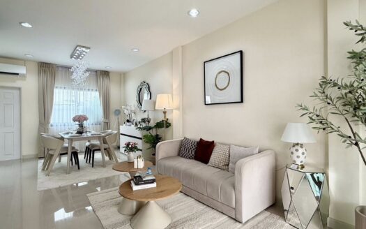 Zensiri House and Townhome