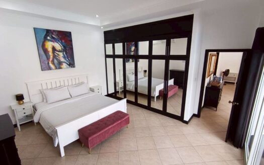 POOL Villa, Pratamnak