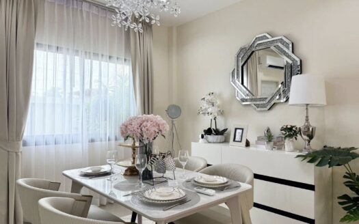 Zensiri House and Townhome