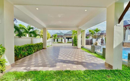 Pool villa, Dusit Pattaya Hill Village