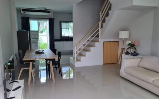 TOWNHOUSE FOR SALE 2.99MB