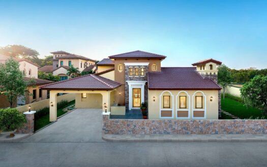 Italian-Style Pool Villa 3 Bed 4 Bath