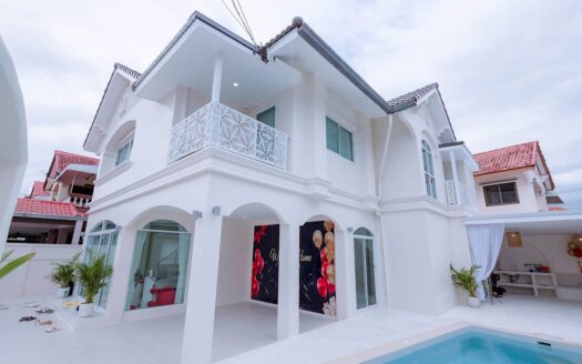 Poll villa 5 bedrooms