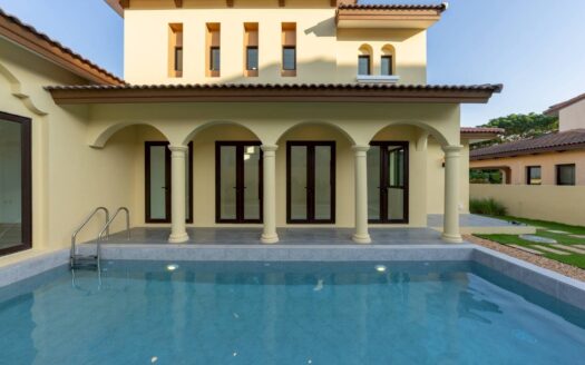 Italian-Style Pool Villa 3 Bed 4 Bath