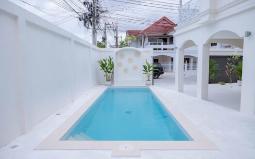 Poll villa 5 bedrooms