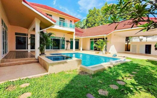 Villa near Phoenix Golf Court