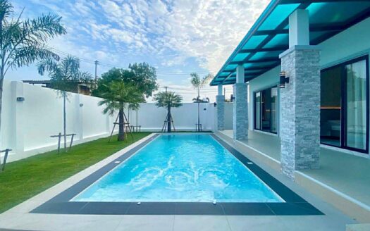 Luxury pool villa Huai Yai